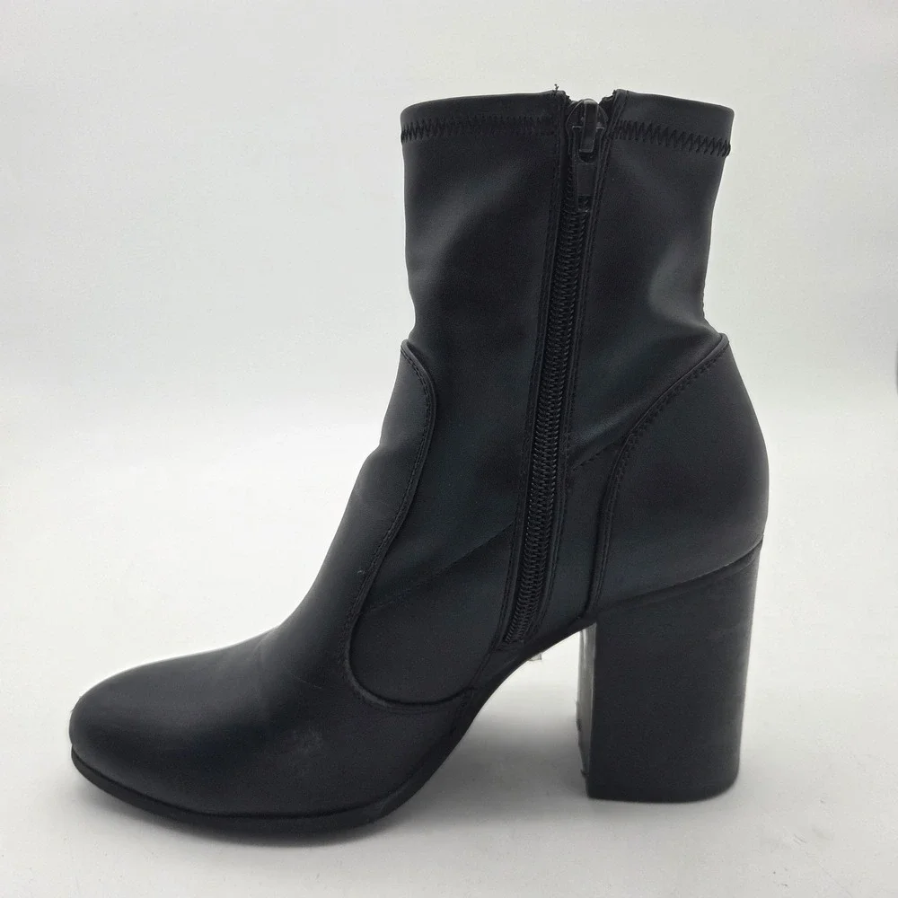Forever 21 ankle Leather women booties Black size 7 4
